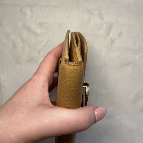 Gucci Interlocking GG Bifold Beige Leather Wallet - Picture 5 of 14
